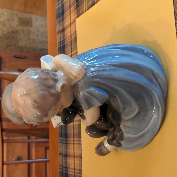 Royal Copenhagen Porcelain Figurine - Picture 2 of 5